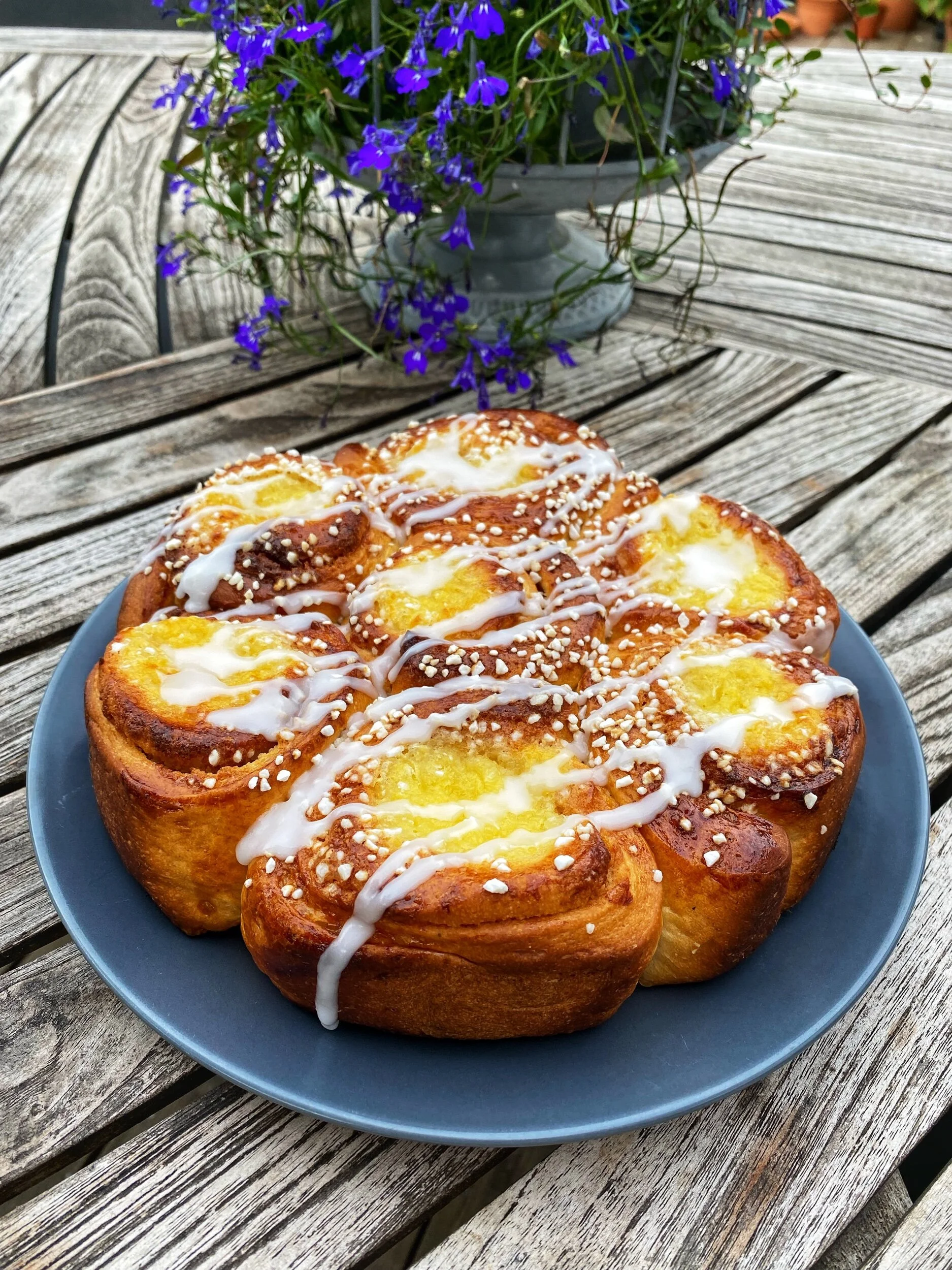 Butterkaka med mandelmassa och vanilj 