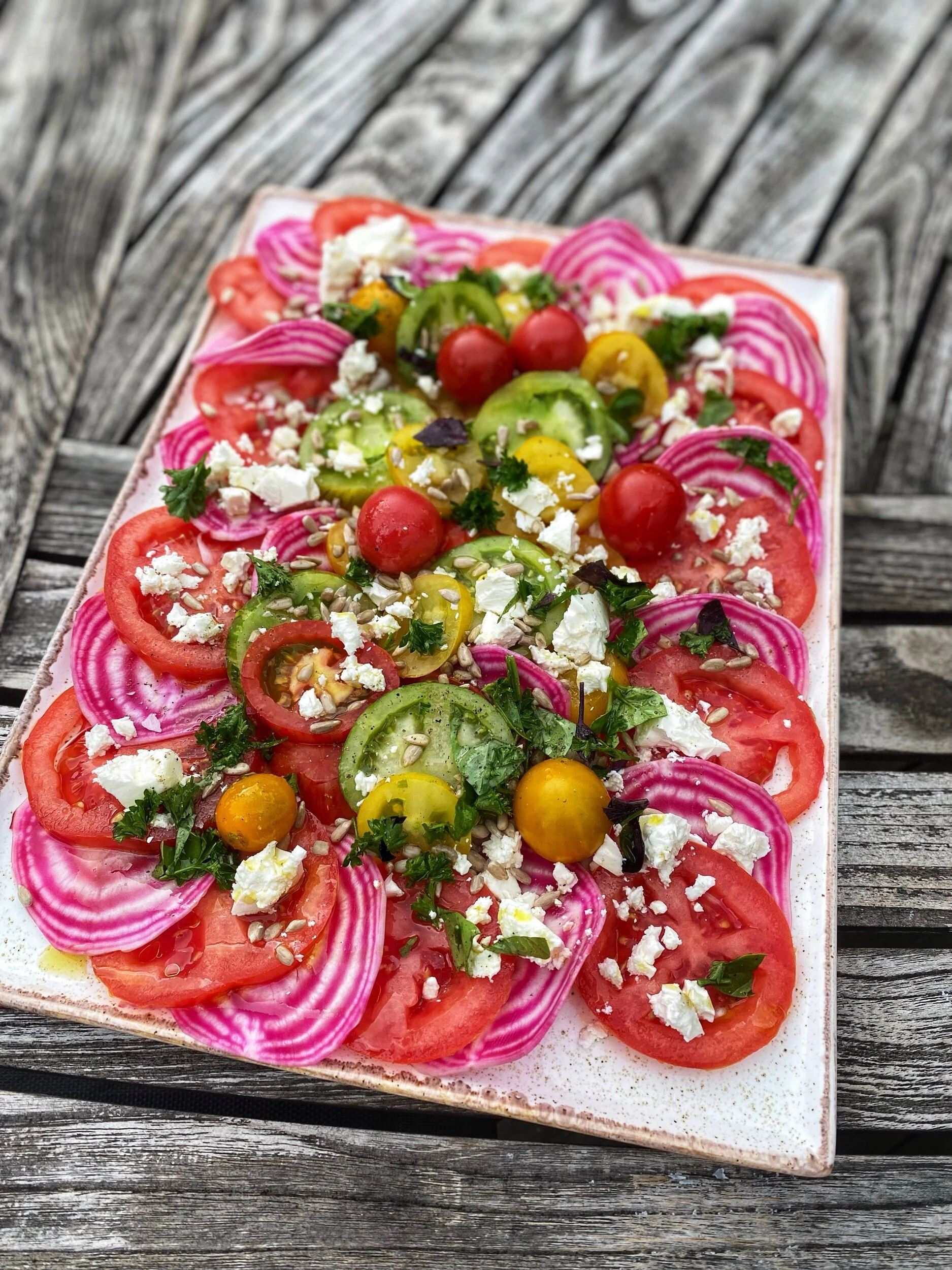Tomatsallad med rödbetor och fetaost 
