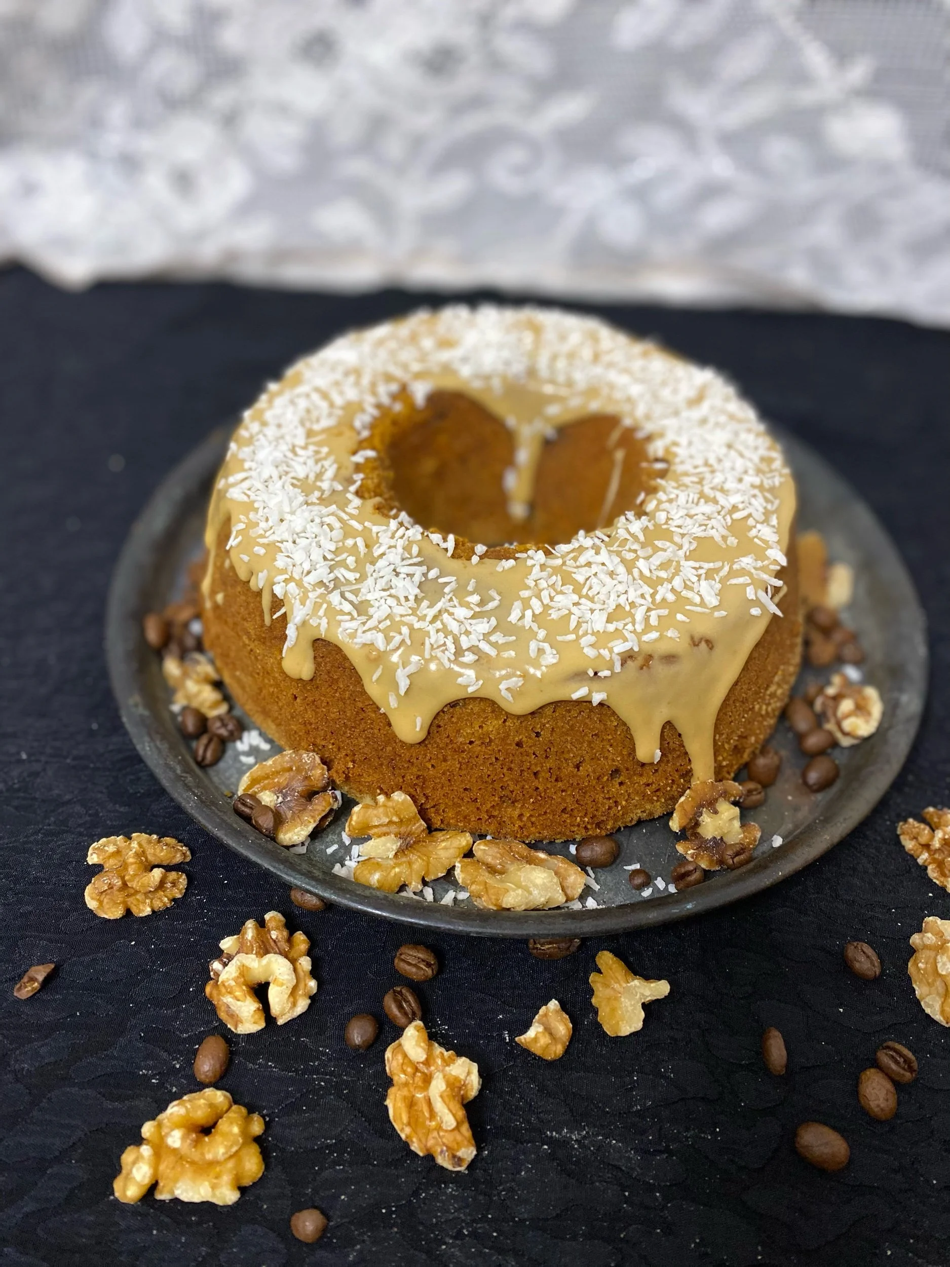 Banankaka med kaffe, choklad och valnötter 