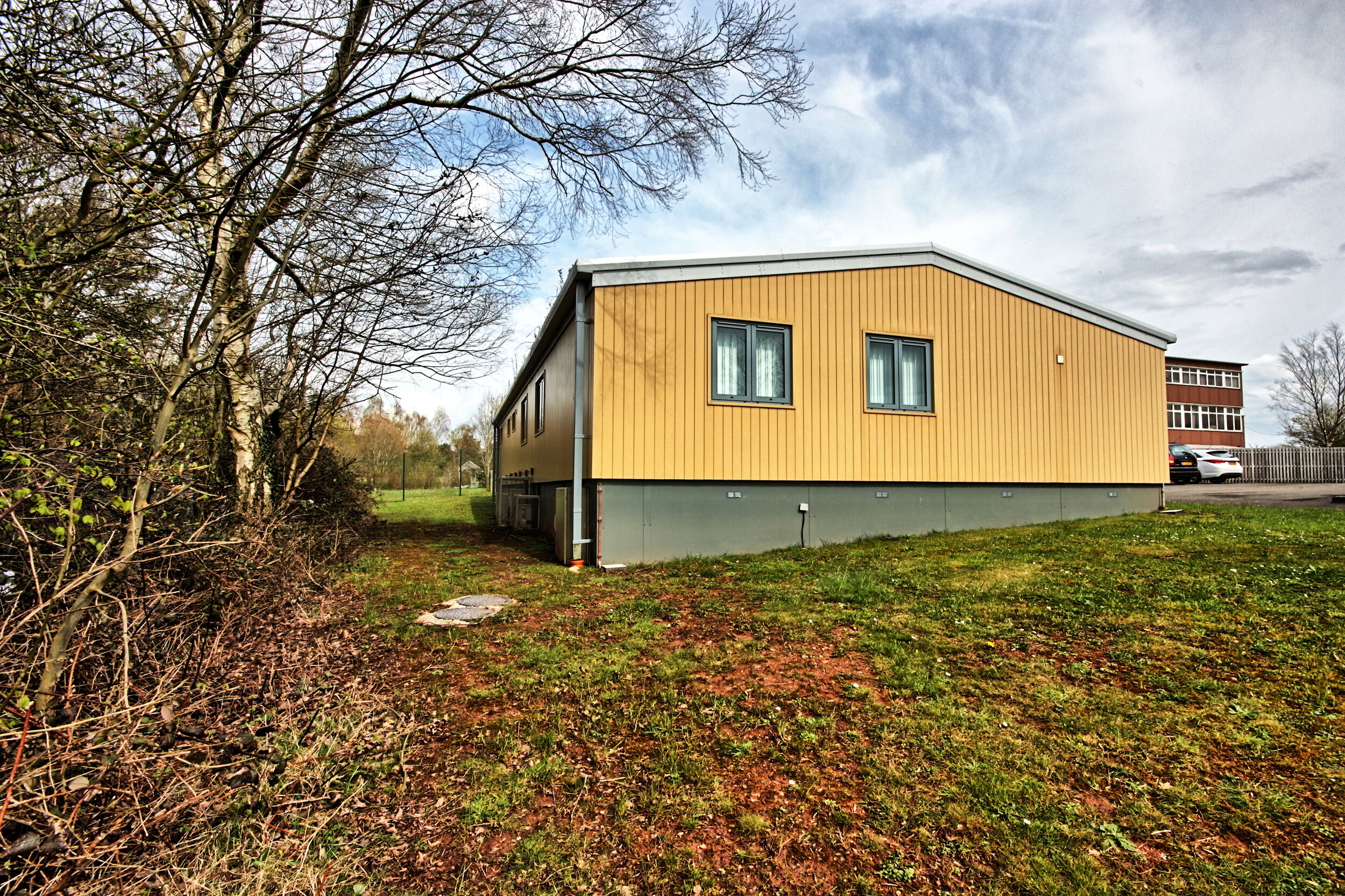 LYDNEY_04.jpg