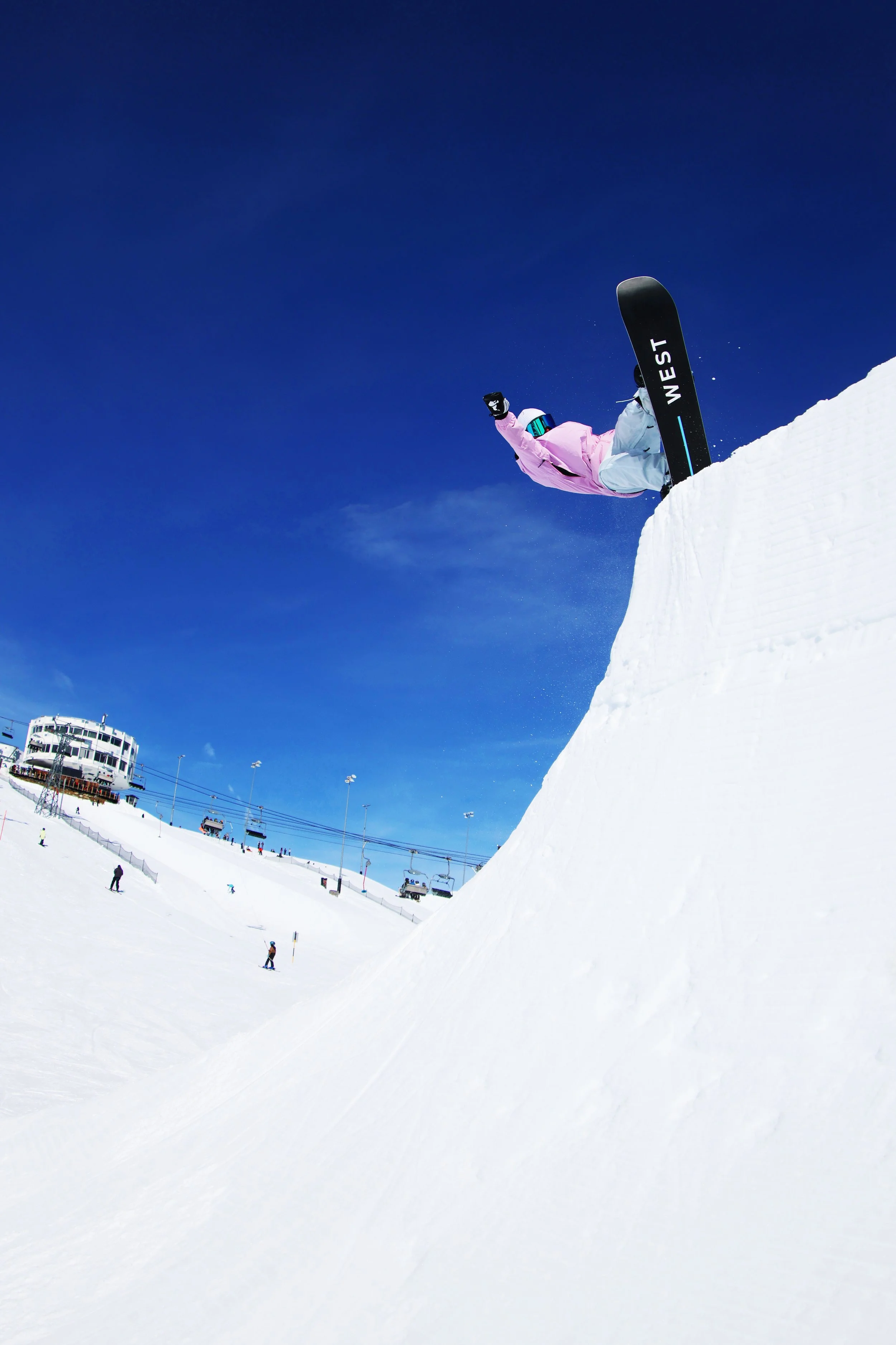 hailstorm_freestyle_pipe_snowboard_Laax