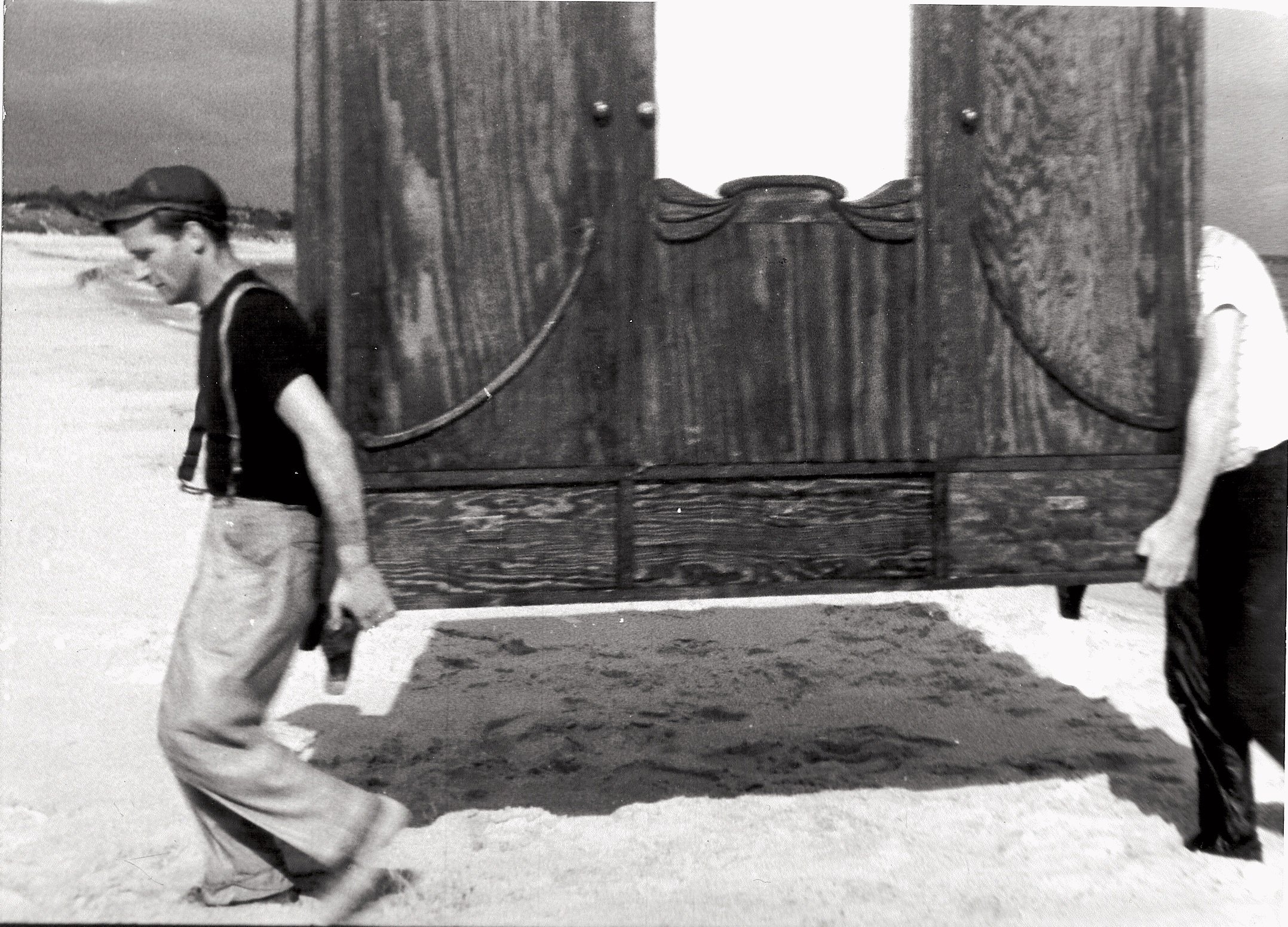  Fot. z filmu „Dwaj ludzie z szafą", reż. Roman Polański, 1958 
