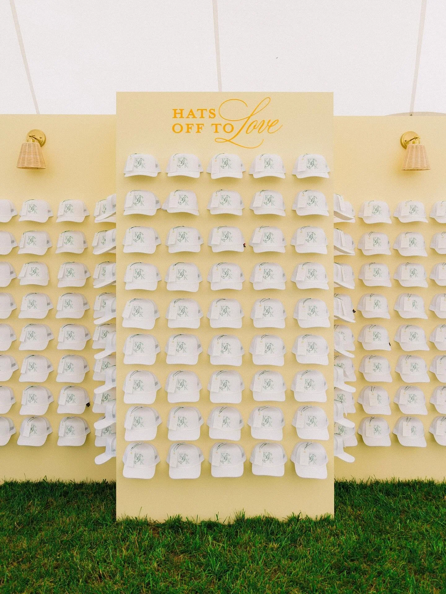 Hang onto your hats, because this escort card wall will blow your mind 🤯 loved working with our couple to create this fun and interactive wall for guests to find their seat in style 🧢

Beauty: @thefenleystudio 
Photo: @carl.s.miller 
Rentals: @stra