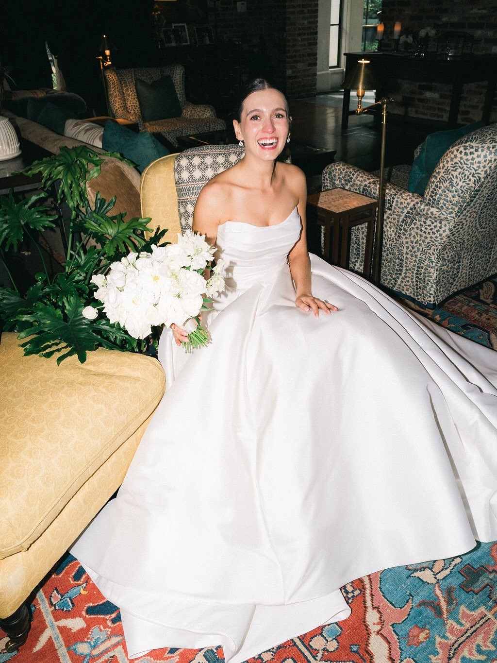 There are few smiles as contagious as Silvia&rsquo;s 🤍

Venue: @apiaryonjefferson 
Beauty: @hairbymaddiewoff @kristingraymua 
Florals: @bloomsnblossomsllc 
Rentals: @bryantsrentall 
Photo: @carl.s.miller