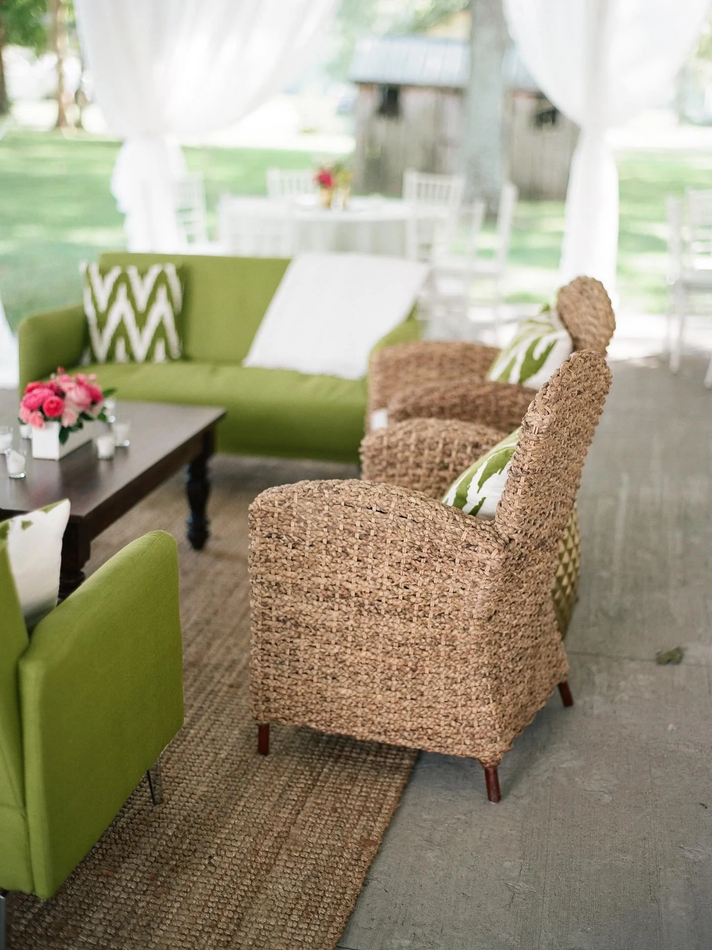 Word on the street is 2026 is the new 2016 😏 so fun to look back at some of our weddings from that year to see styles and design choices we&rsquo;d still make to this day. And still alongside some of our favorite vendors. 

Photo: @bellagracestudios