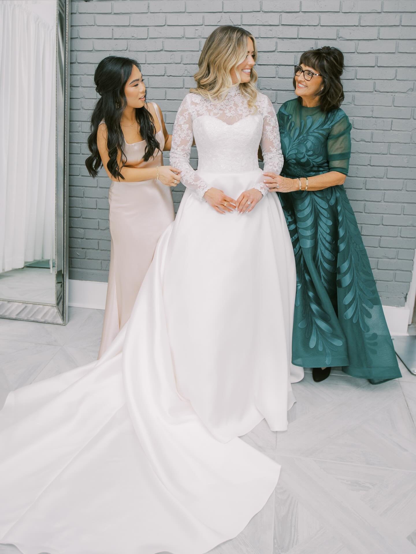 However you&rsquo;re celebrating, enjoy the magic of this season surround by friends, family and loved ones ❤️ Meggie and Bryan&rsquo;s December day started with  beautiful ceremony and ended with an entirely Christmas-themed reception surrounded by 