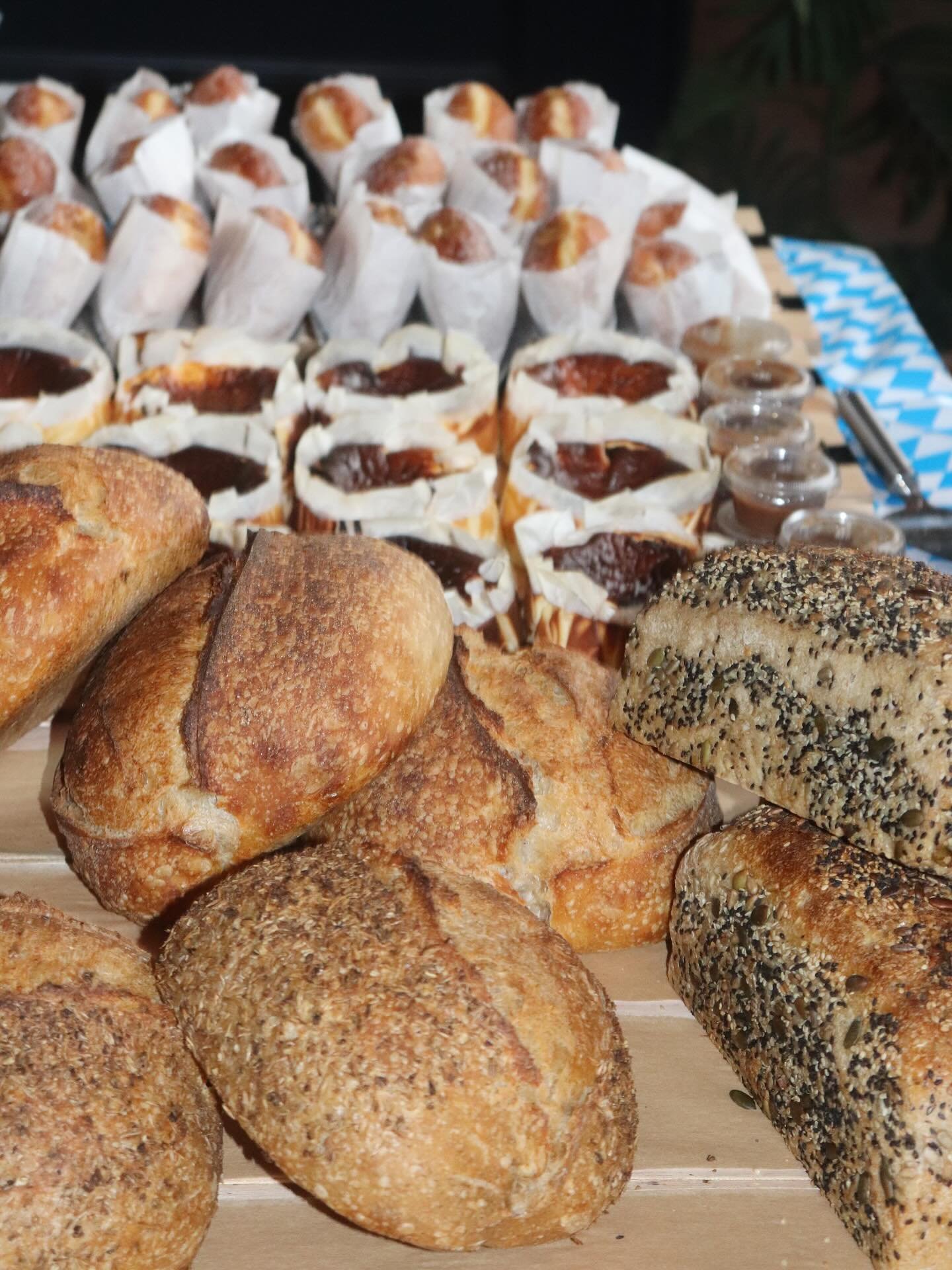 POP UP - Bread Man Walking 
@ The Rialto Christmas Market 

20-25 stalls of your favourite local creatives and all of their Christmassy specials! DJ and full bar from 11am as well as our Christmas Hot Bar with mulled wine and lots more! 

#marketsdub