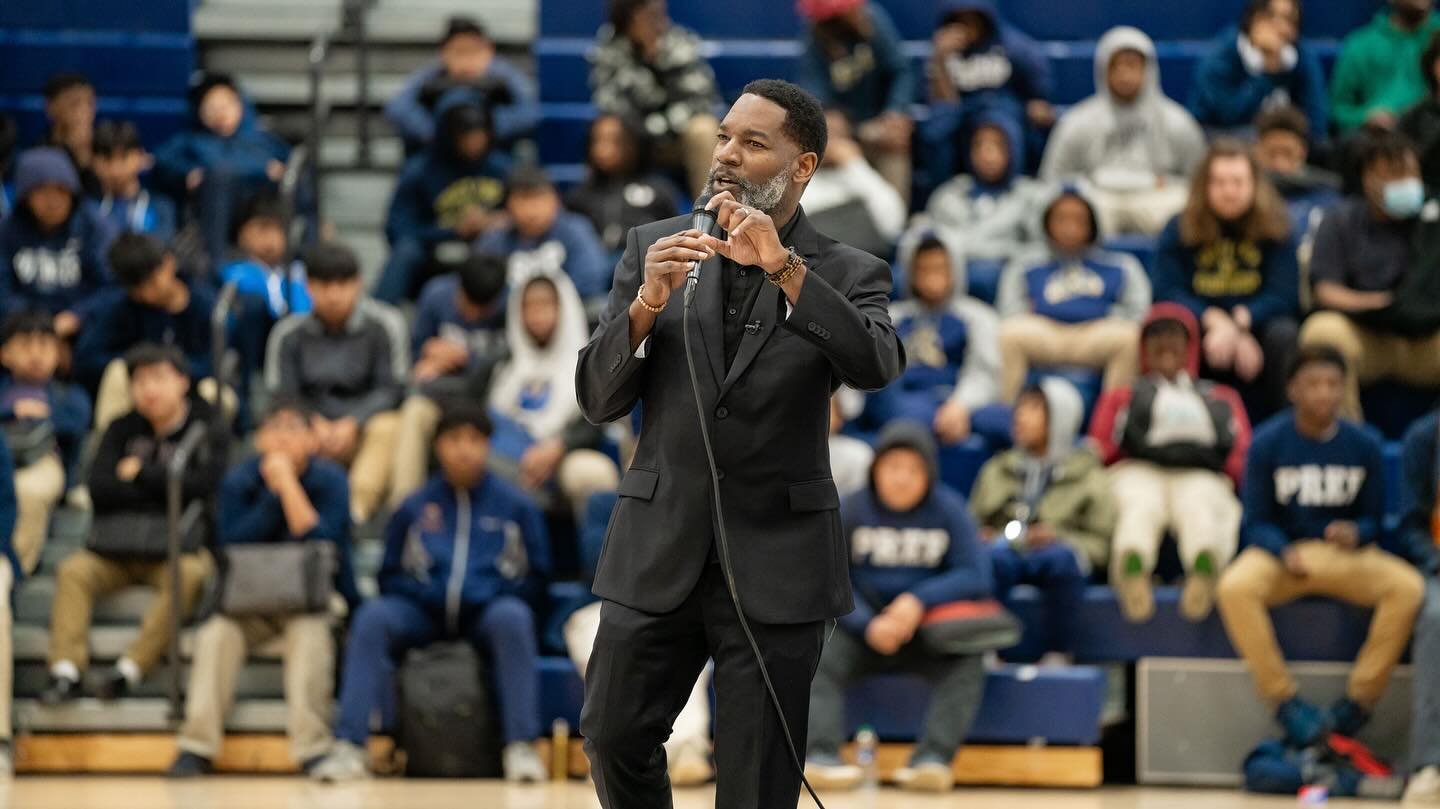 A couple of weeks ago we had a chance to bring back one of our original Grit Speakers @officialtkcoleman to share a message of grit and determination with our scholars!
&bull;&bull;&bull;&bull;&bull;
#chattprep #preppublicschools #gritspeaker #inspir