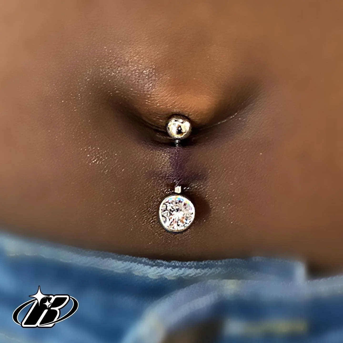 People think if you have an outie, you can't get a belly piercing but you can. It really just depends on if you have the anatomy for one or not. Sometimes you'll have to get the bottom version cause you cannot pierce through the outtie itself.

#body