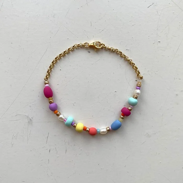 KIMMIE_BRACELET_pastel-colors-pearls_01.jpg
