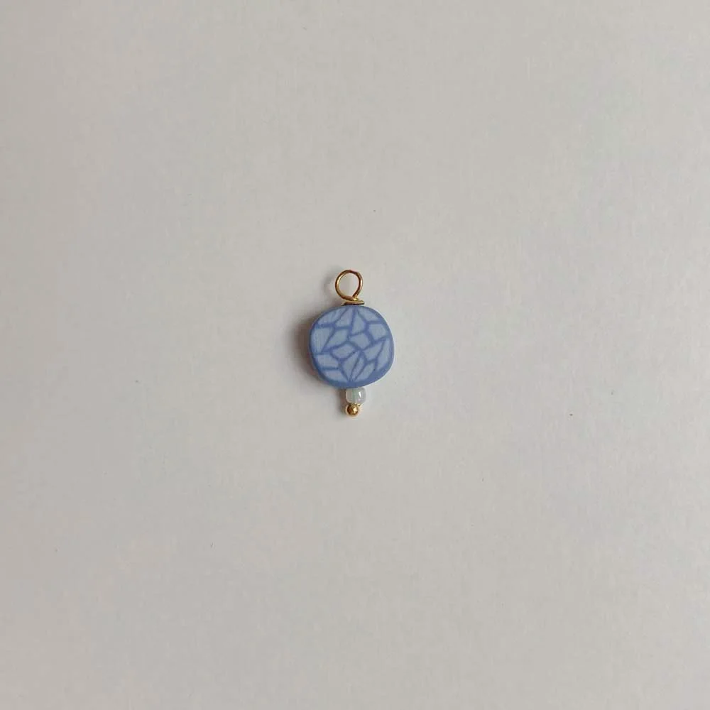 MINI_NECKLACE_CHARM_lightblue_01.jpg
