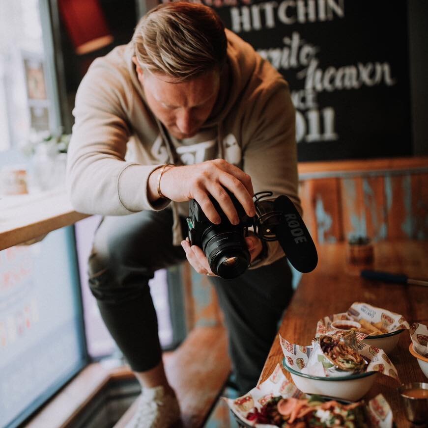 Our main man Chris doing his thing! 

#contentcreation #northampton #videographer #dreamteam #content #corby #food #foodvideo