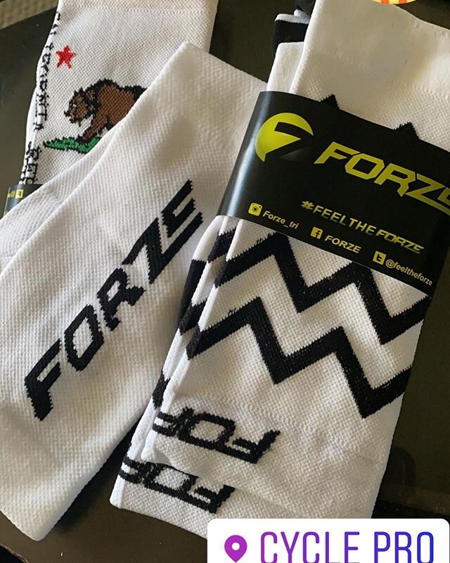 Freshies! New sock day! Sunday funday with @forze_tri 
#freshies #cycleproshop #cycleproteam #newsockday #sundayfunday #occycling #irvinecycling #newportcoast