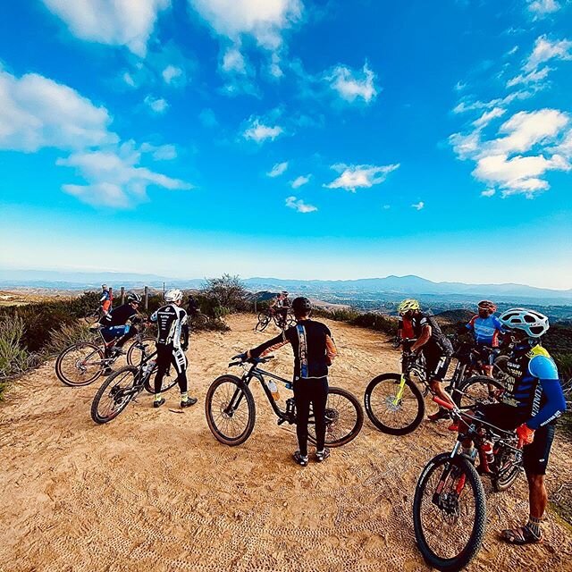 Domingo es para MTB 💪- Sunday&rsquo;s are for mountain-biking👍 #crystalcovestatepark #elmoro #cyclepro #4kclimbing #newportbeach #socalmtb #pastaconnection