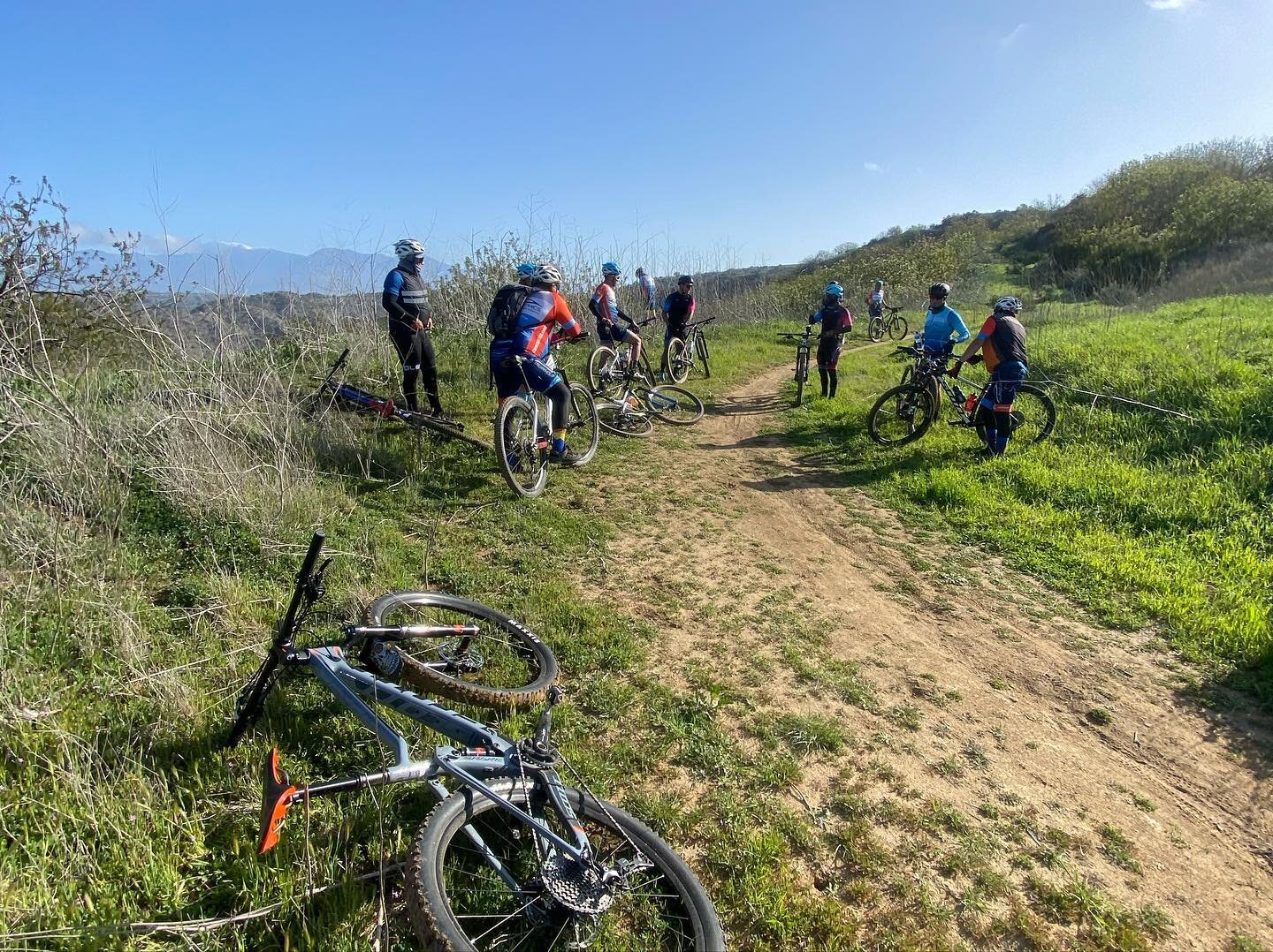 MTB tomorrow from the  shop @cycleproshop 
Meeting 7 am 
Depart 730am 
Coffee! Pan dulce!

See you tomorrow 🙂