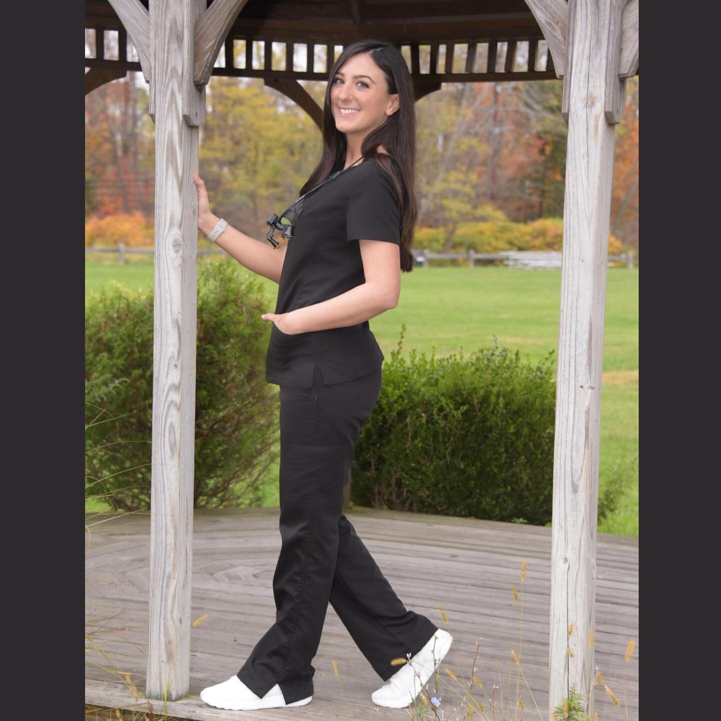 Happy Monday! Petite and Tall sizes available now for our Degraw set! ⁣
⁣
⁣
⁣
⁣
⁣
⁣
#medicalassistant #physician #physicianassistant #doctorlife #ornurse #anesthesiologist #nurseanesthetist #dentist #surgeon #ernurse