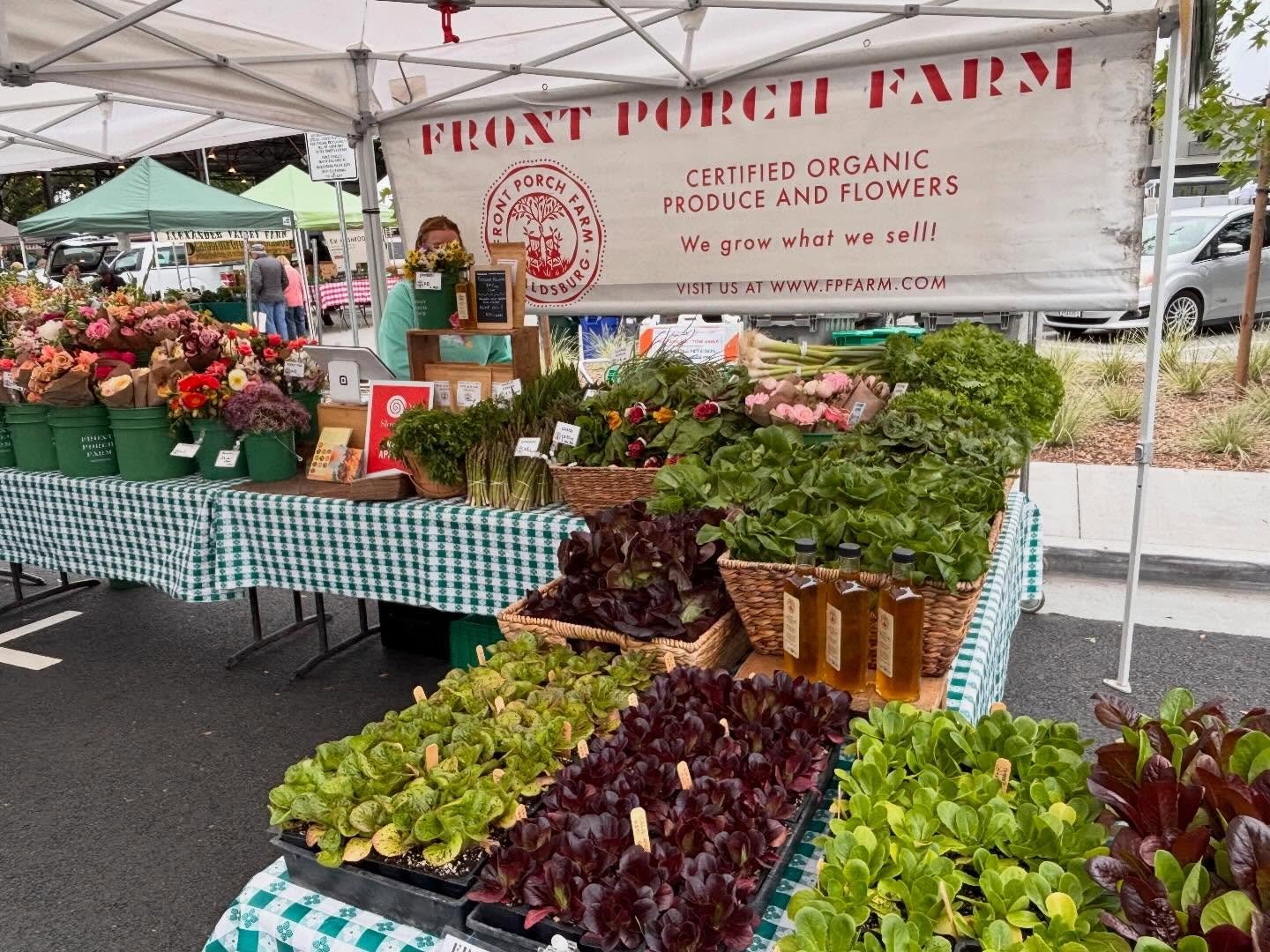 Healdsburg farmers market today! 🌞🌸🌱
Come see us every Saturday from 8:30-noon and stock up on the best of the season!
🌼
Today we have:
Asparagus
Butter lettuce
Little gems
Mustard greens
Rainbow chard
Green garlic
Garlic scapes
Mixed herbs
Peoni