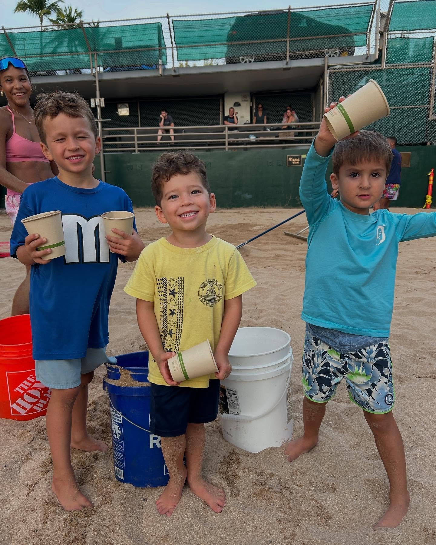 😎 The next generation showed up big time at our court leveling today! We want to send a huge mahalo to our awesome OCC junior athletes for putting in the work to get our favorite courts in good shape&hellip; just in time for this weekend&rsquo;s bea