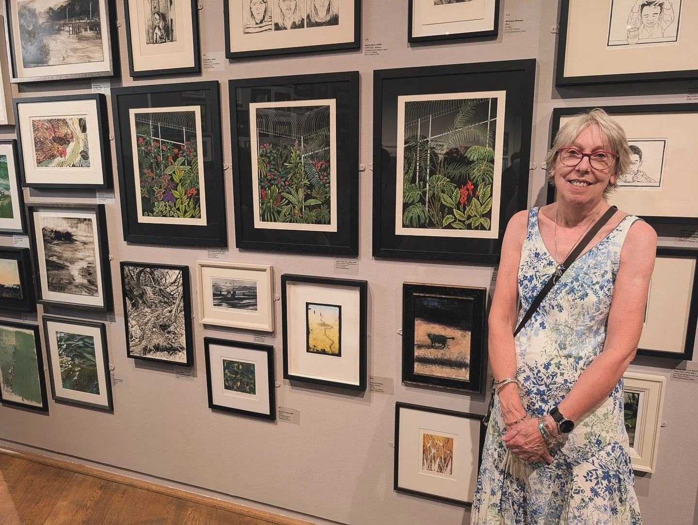 Had a lovely mum daughter day visiting the PV of the Society Women Artists exhibition at the Mall Galleries on Wednesday. Here is a rarely seen photo of me 🫣thanks Abi. Great to see the beautiful work of fellow Milton Keynes artist @asyadudkoart 😊
