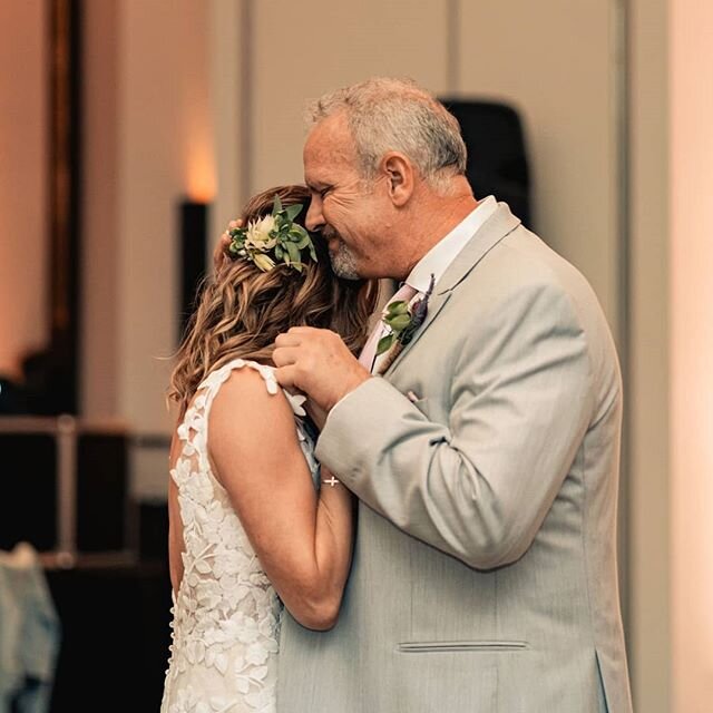 I love to capture these special moments that family's can look back upon for years to come😊 
________________________________________
Book your summer wedding with me now! The summer months are filling up quick but there is still room 😊 
I hope to 