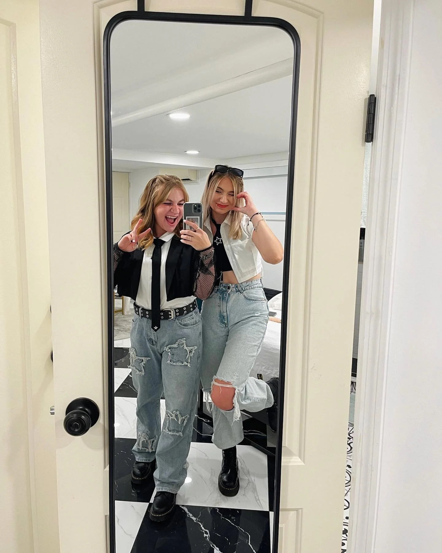 dance in my heyday 🤍🫶🏻 had the coolest experience at @glblctzn festival last month!!! i&rsquo;d stand in the pouring rain for hours on end again if it meant i could experience it all over again lolllll