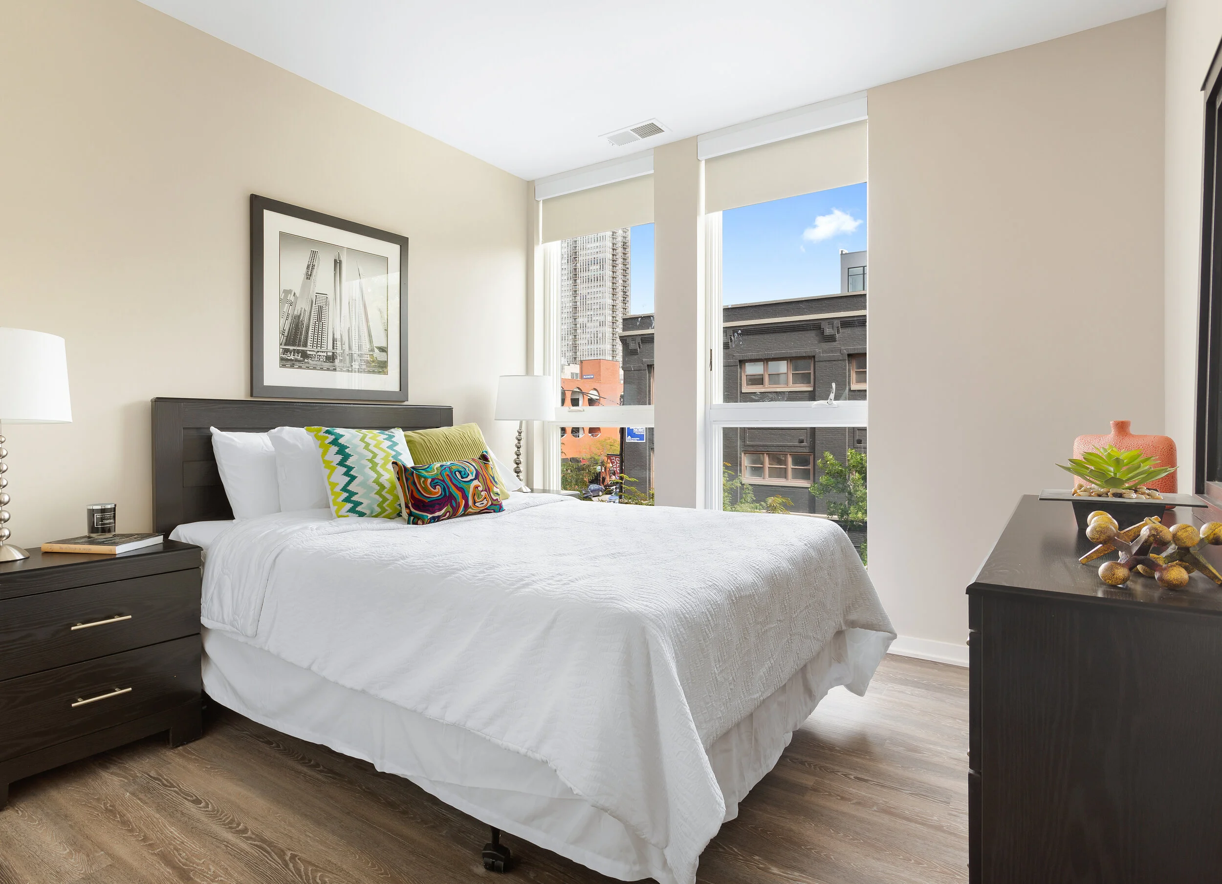 pdetphotography-luxurylivingchicago-beveloldtown-2bdrm (1).jpg