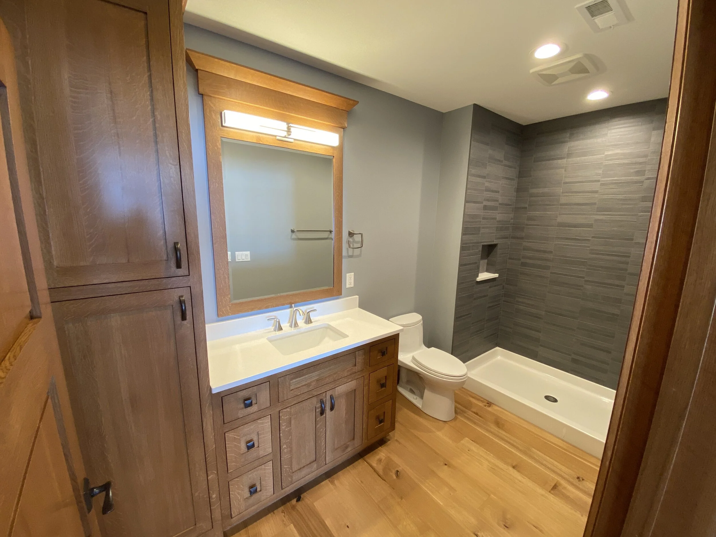 Lower Level Bath.JPG