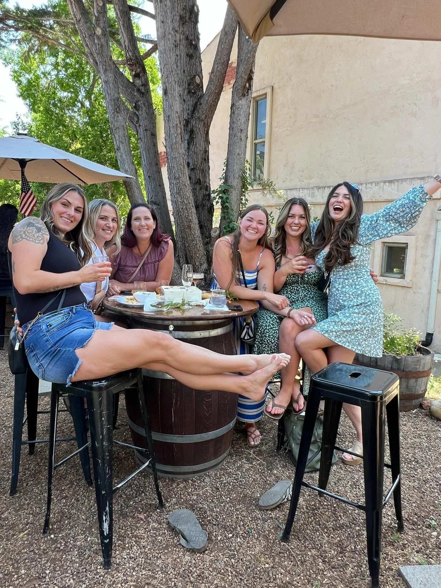 ✨ Gather your favorite ladies and escape to Murphys for the ultimate girls&rsquo; weekend! ✨ 

This fun crew was making memories over wine and laughter, and you can too. With three of our vacation homes sleeping up to 8 guests, you&rsquo;ll have the 