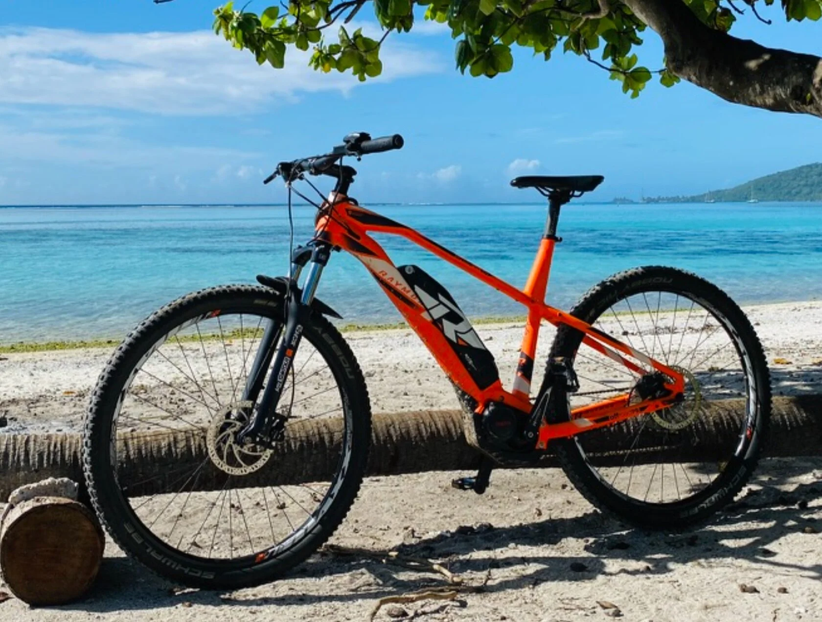 Moorea Cycling Guide