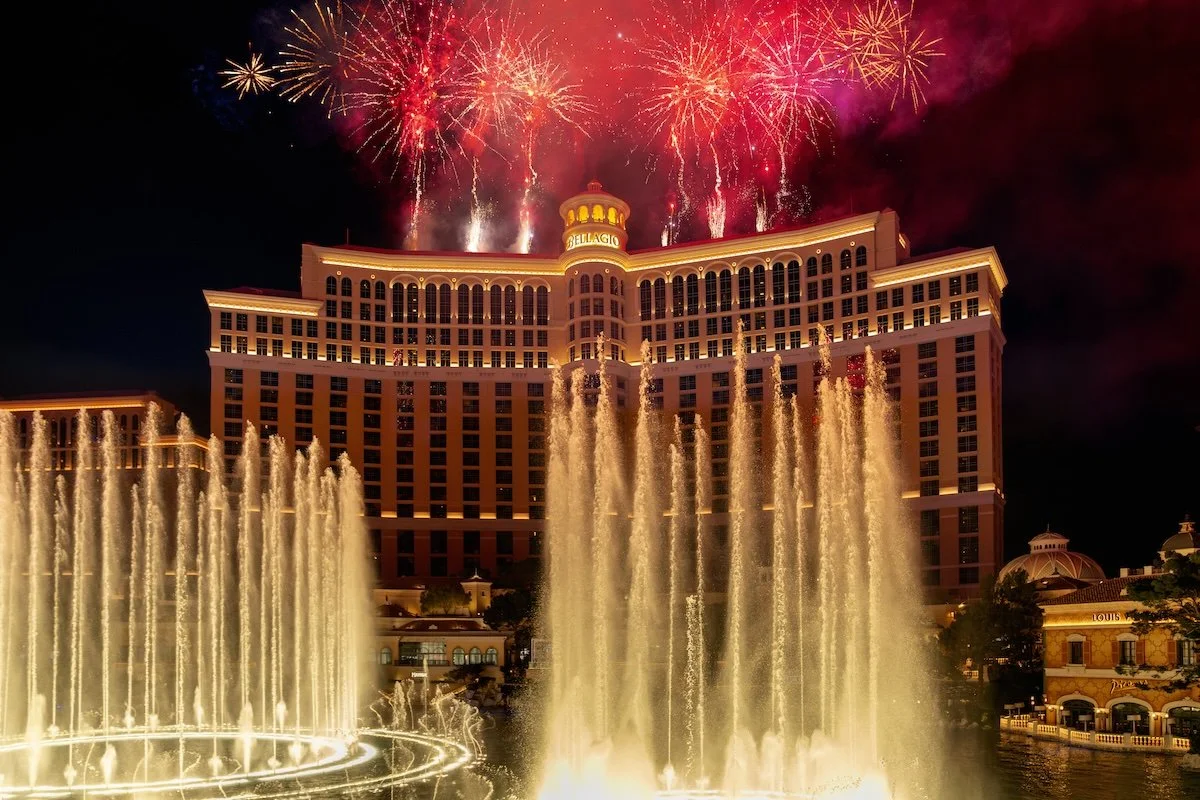 Bellagio-Fountain-Club-Fireworks.jpg