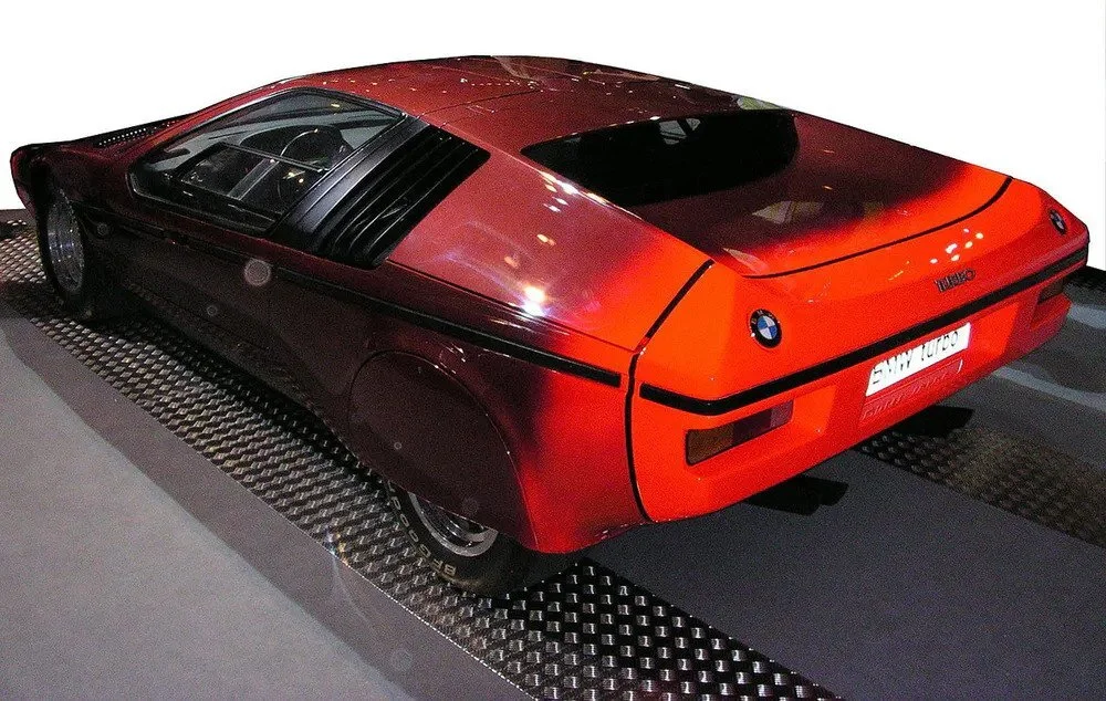 The M1s predecessor, the Turbo concept car. Note the many similarities between the two.