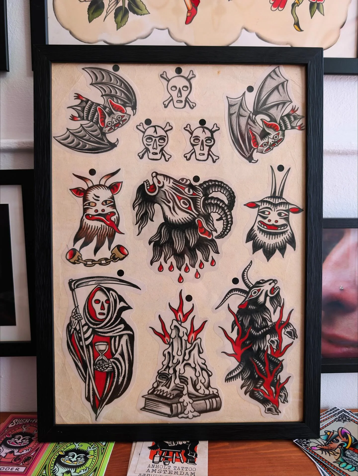 @anholt.tattoo’s flash for next weekend’s Halloween Flash day! First come first served, and don’t forget to put on your best spooky outfit 👹
#halloweenflash #halloween #halloweentattoo #halloweenflashday #halloweentattooflash #tat