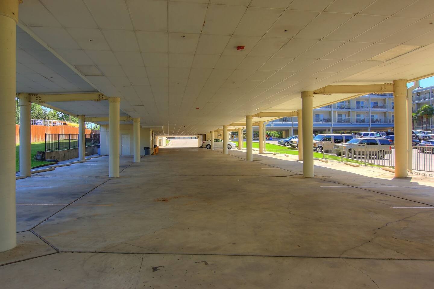 River Run Condo 116C Located on the Comal River*Walk to downtown