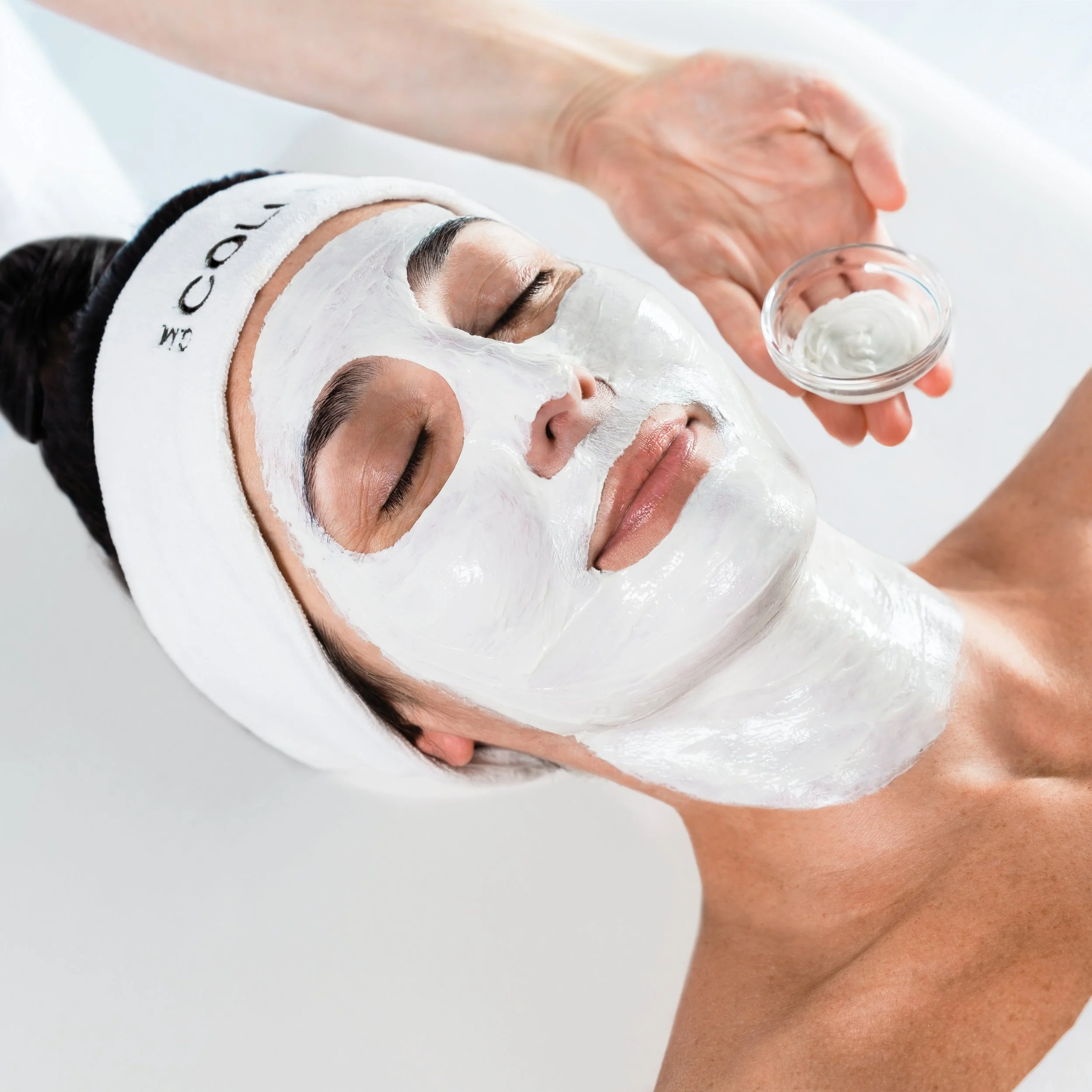 G.M. COLLIN Hydrolifting Facial Treatment