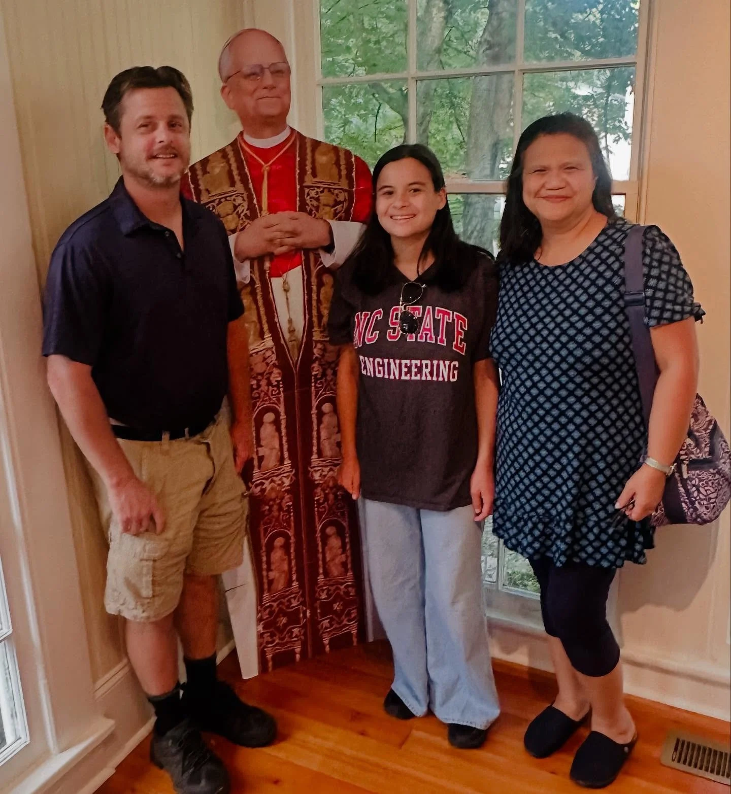 We loved seeing so many of you for the Family Weekend Ice Cream Social last night after Mass! 🍦