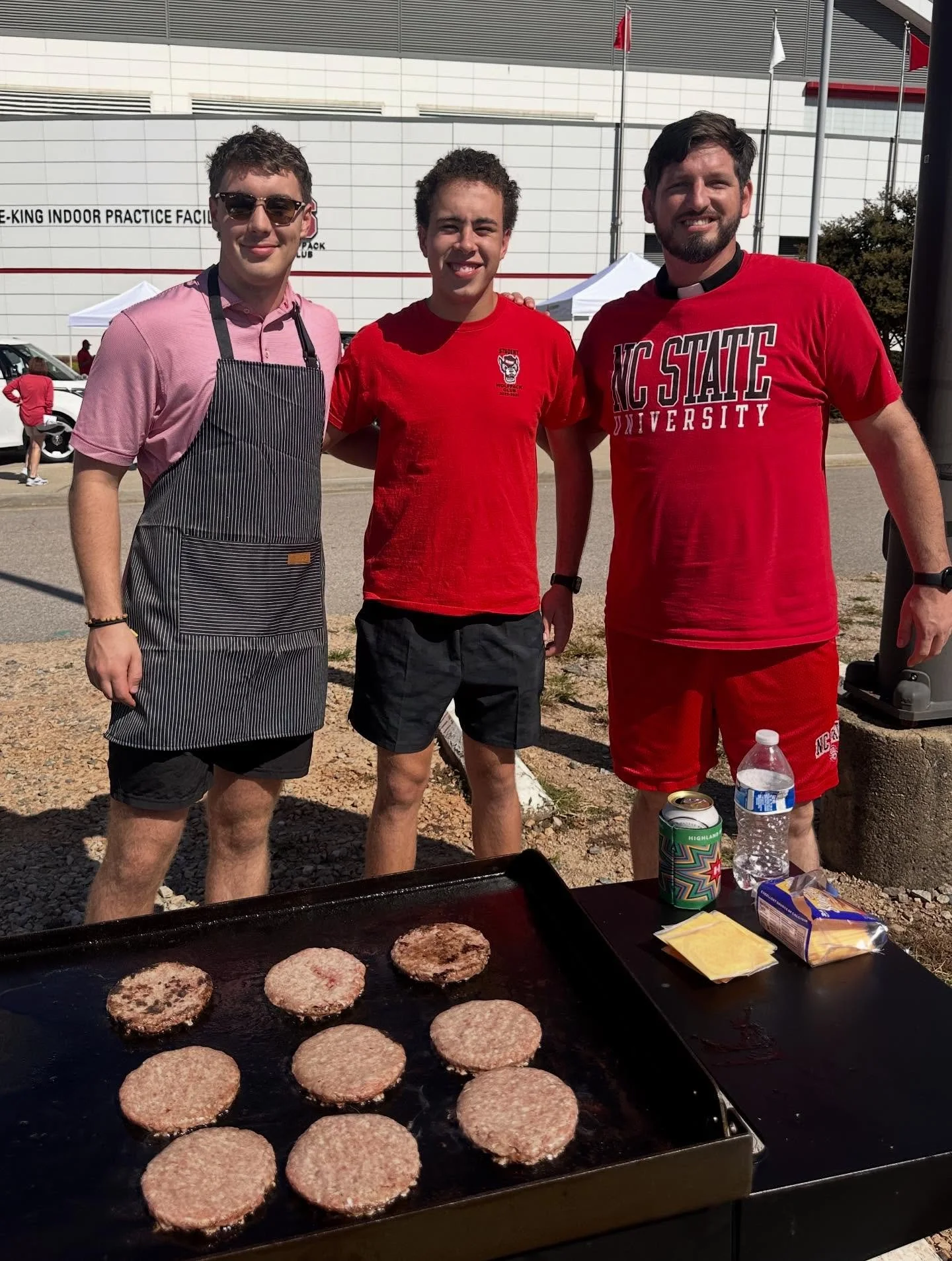 A big thank you to everyone who joined us for our Family Weekend tailgate before the game yesterday! It was a blast! 🐺❤️🏈