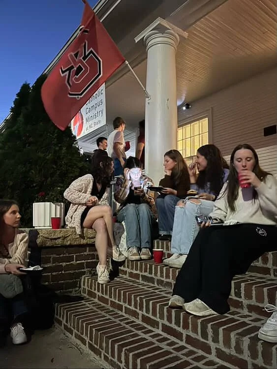 Another amazing Wolfpack Worship Night in the books! 🙌🏻
A HUGE thank you to Monica Foley for providing a delicious barbecue dinner for over 100 hungry students! We are so grateful!🫶🏻