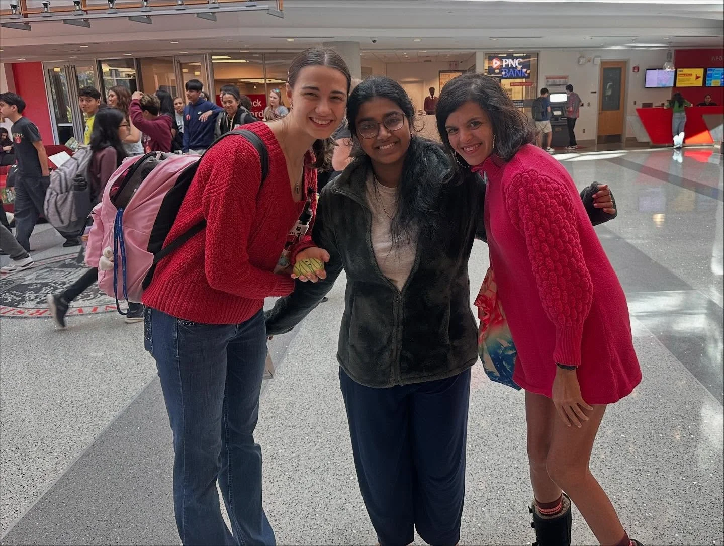 Catholic Moms will be OUTSIDE Talley today, so take a quick break from the rain ☔️to grab a snack, get a hug and/or leave a prayer request! 🙏🏻 11 am-12 noon today, followed by 12:15 pm Adoration/Confession and 12:45 pm Mass.