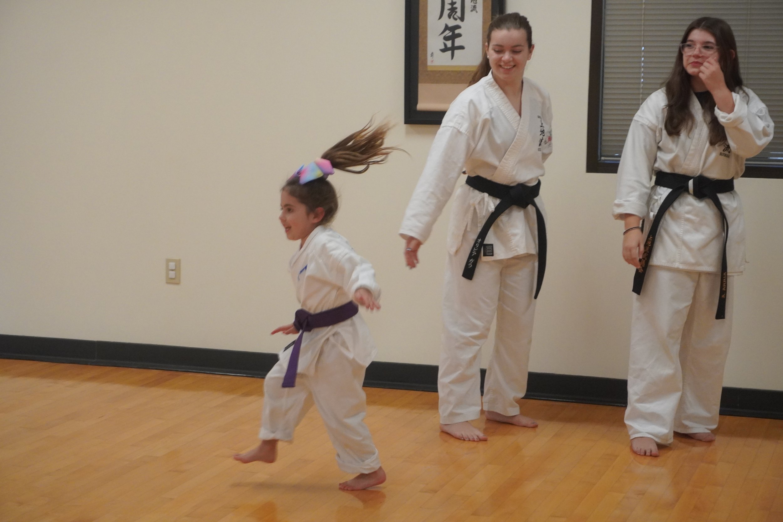 S060-25-10-16 BDUKS Jr Beginner's Kyu Testing (Action Shots) (0457).JPG