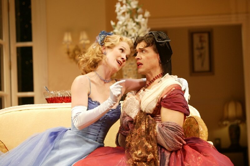  Erin Dilly and Brent Barrett in  Leading Ladies . Photo: T. Charles Erickson 
