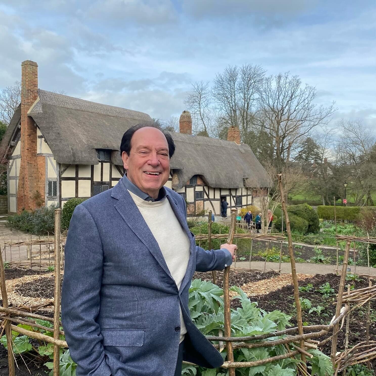 A Saturday UK Dispatch @playwrightkenludwig 

@shakespearebtrust is an entire campus that includes a series of Shakespeare&rsquo;s family&rsquo;s homes and gardens open for tours including Shakespeare&rsquo;s Birthplace, Shakespeare&rsquo;s New Place