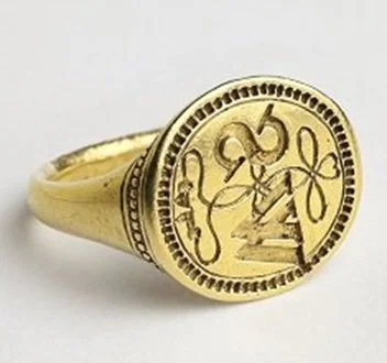 SBT_1868_3_274_WS-Signet-Ring_C17th_SBT_009.width-770.jpg