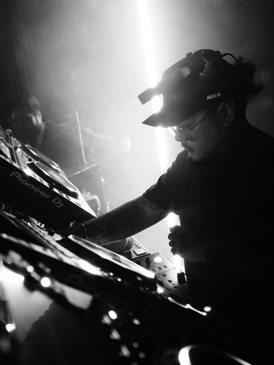 T O N I G H T @hamptonhousedallas Thursdays ✨ @jejune.tx in the gr&uuml;v 10pm-2am 

meet us underneath Main St downtown Dallas // dress code: sleek 🪩 

#dallasunderground #dallashousemusic #technorotica #dallas #downtowndallas