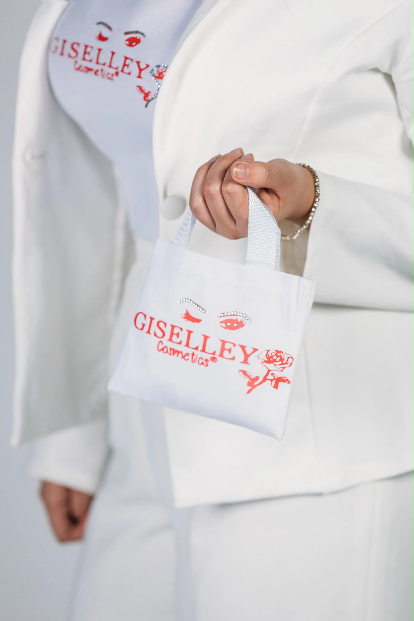 66B214C4-1F6A-439B-B4AC-4EB9E7CFC761