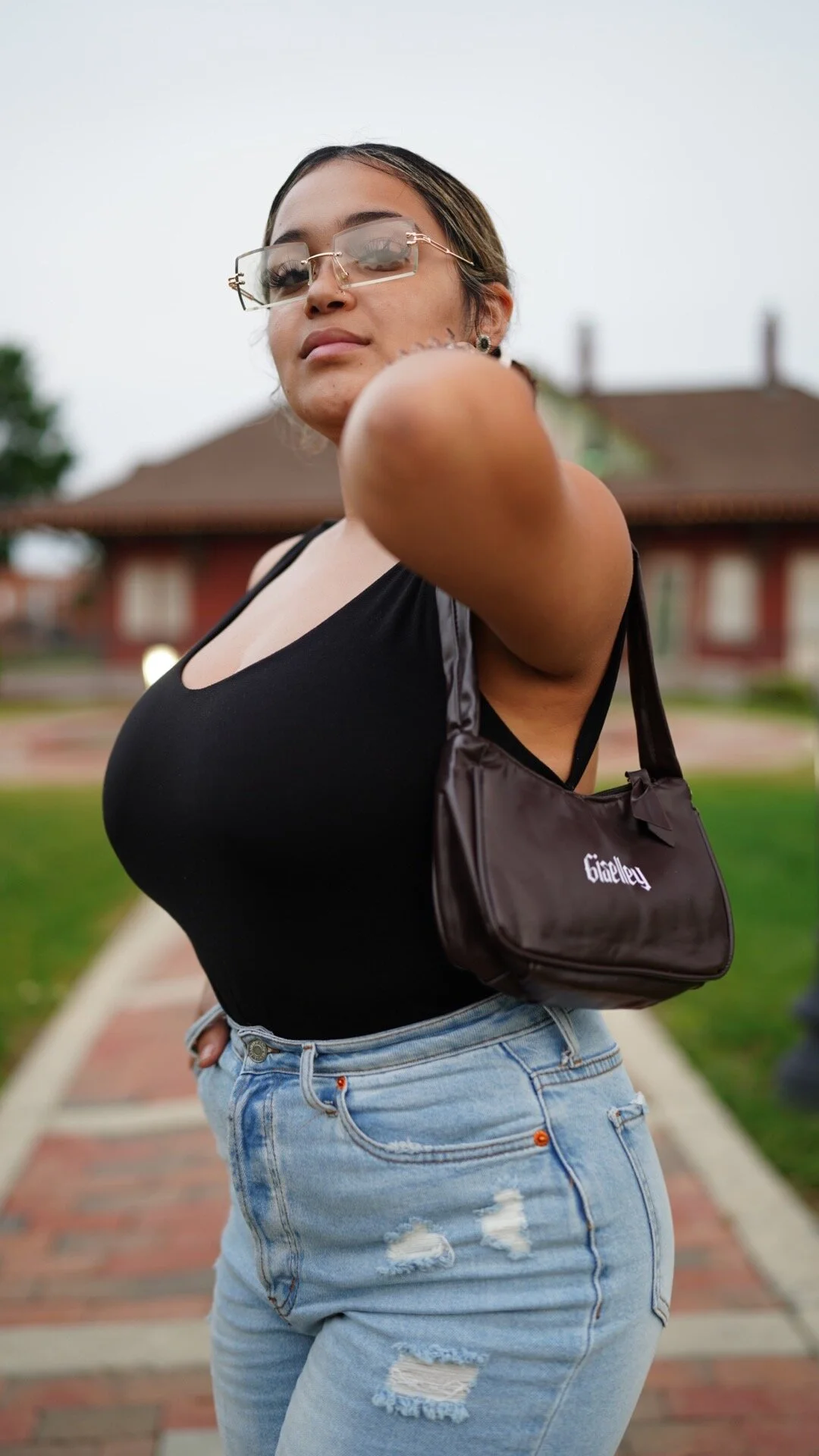 DCF5D64B-01D9-42E5-9F74-BEF93594A89F