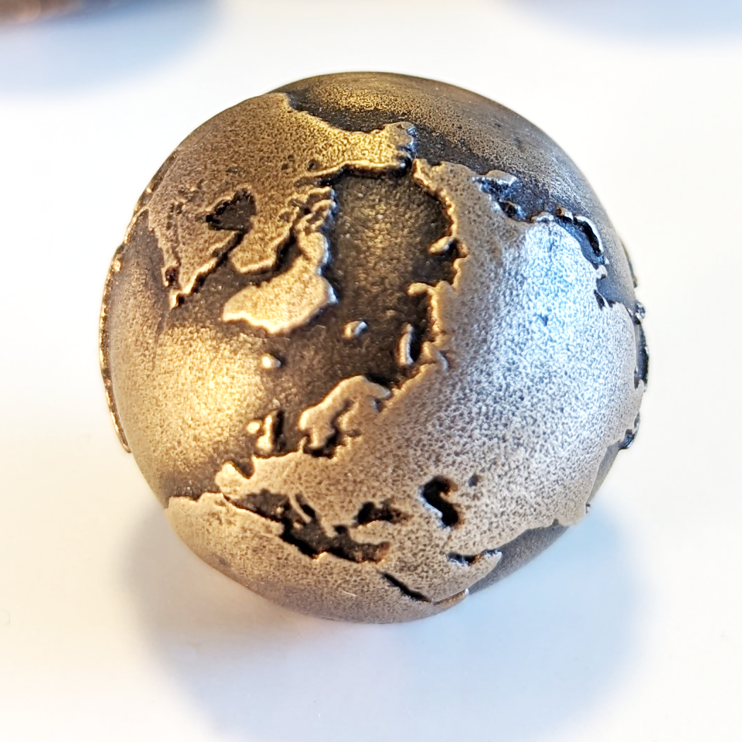 20230926_Bronze Globes_CONCEPT REALIZATIONS_232353114b.PNG