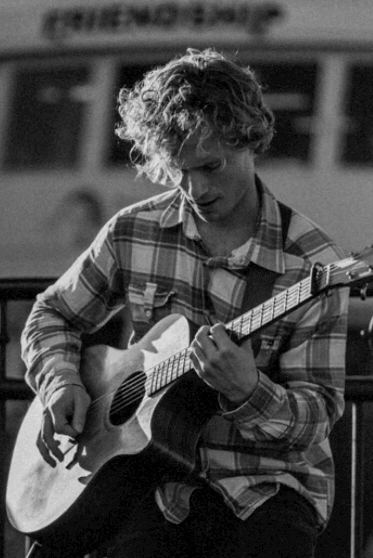 sam-mcmahon-circular-quay-busker.jpg