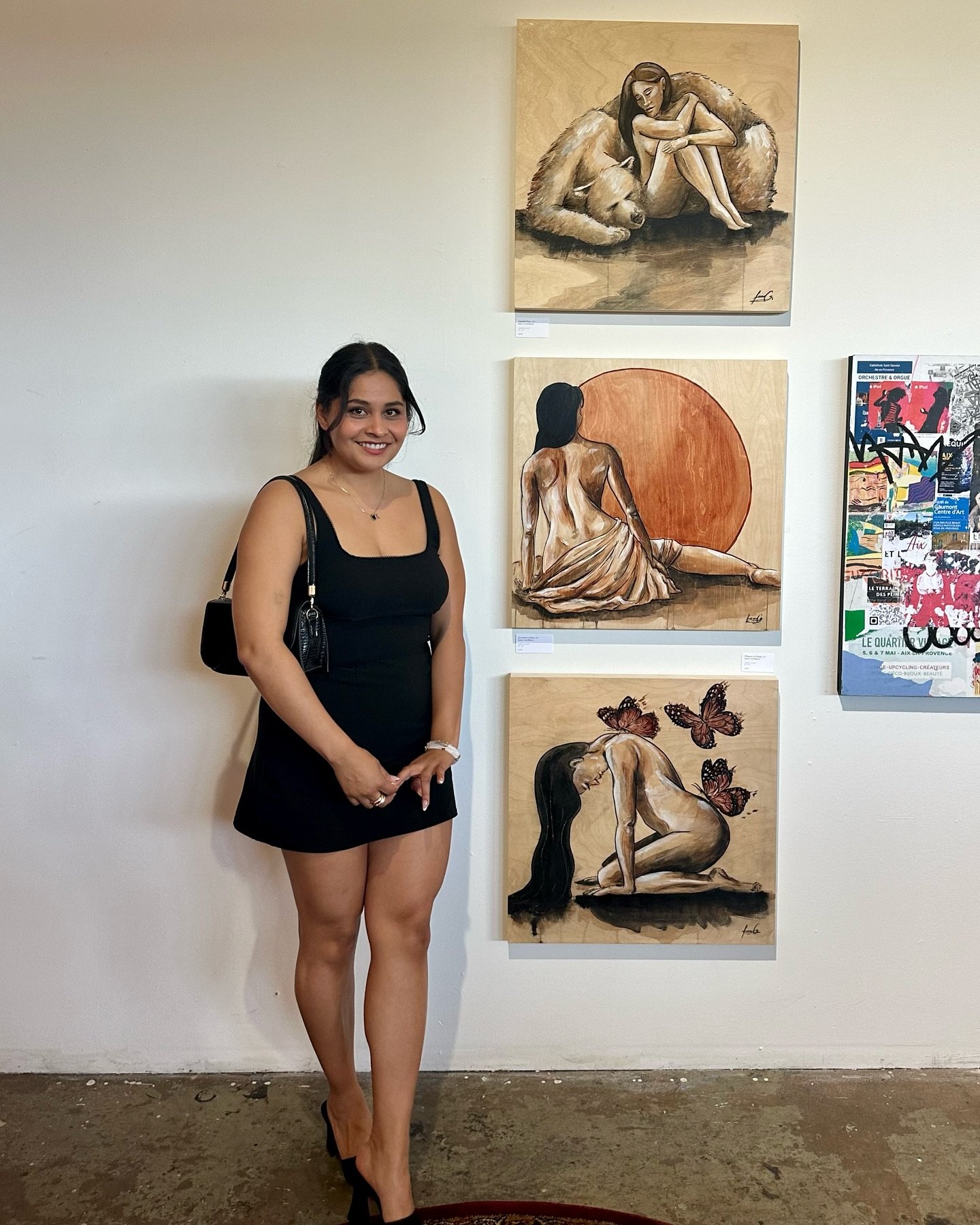 Opening night at @location1980 Feminine Undertones Exhibit. It was amazing seeing so many talented artists in one room ✨💖
.
.
.
.
#artshow #femaleartist #artistsoninstagram #figurativeart