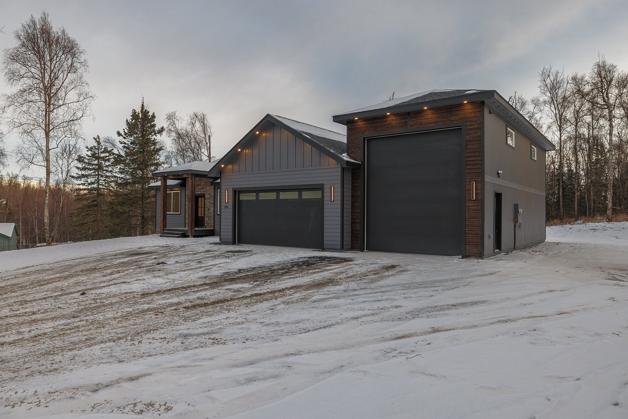 003_2025.11.20 . 1740 W Pipstone Dr.jpg