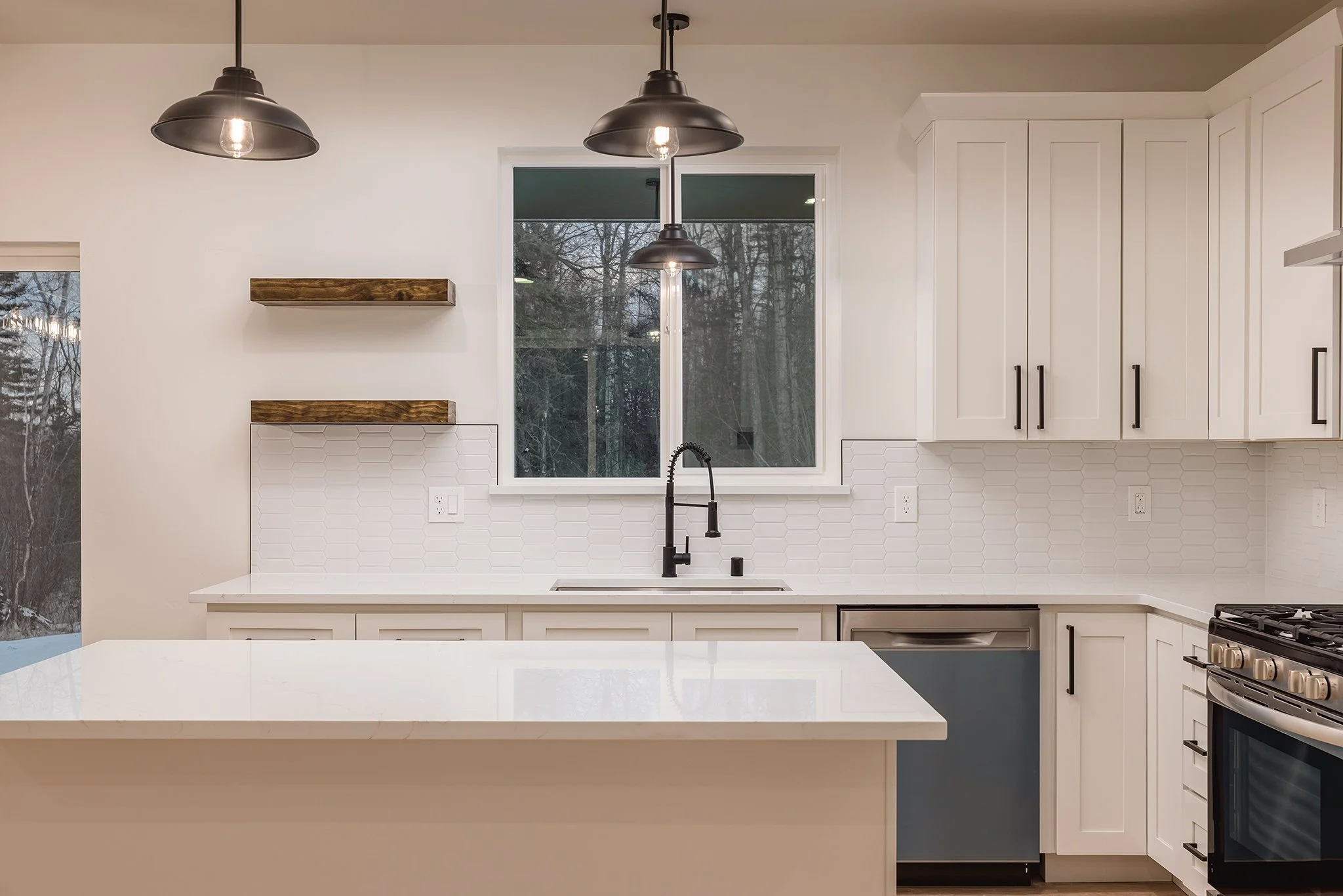 015_2025.11.20 . 1740 W Pipstone Dr.jpg